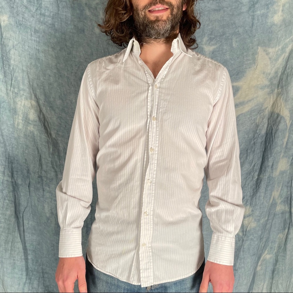 DOLCE AND GABBANA tailored fit button up shirt.